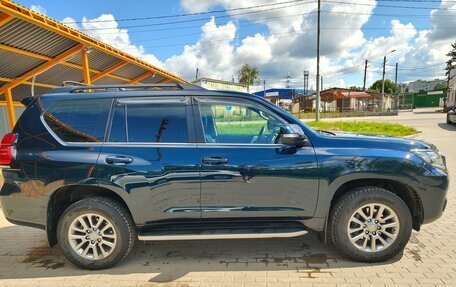 Toyota Land Cruiser Prado 150 рестайлинг 2, 2018 год, 5 000 000 рублей, 6 фотография
