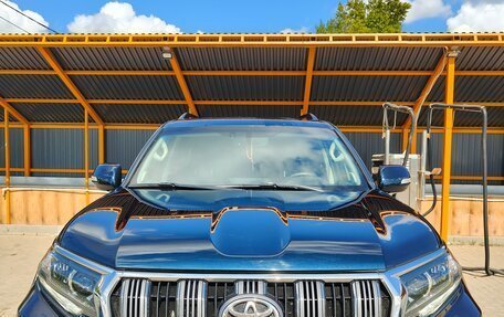 Toyota Land Cruiser Prado 150 рестайлинг 2, 2018 год, 5 000 000 рублей, 4 фотография