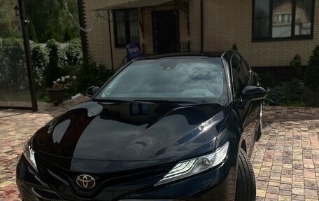 Toyota Camry, 2020 год, 3 000 000 рублей, 2 фотография