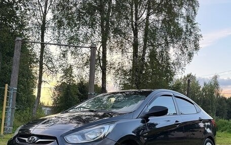 Hyundai Solaris II рестайлинг, 2011 год, 555 000 рублей, 1 фотография