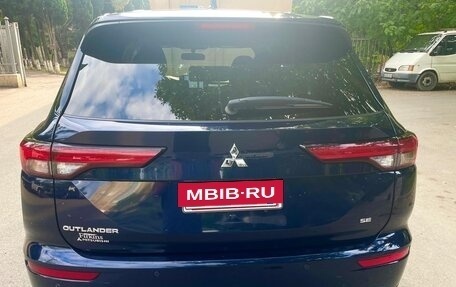 Mitsubishi Outlander, 2022 год, 1 790 000 рублей, 4 фотография