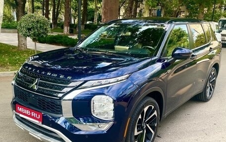 Mitsubishi Outlander, 2022 год, 1 790 000 рублей, 3 фотография