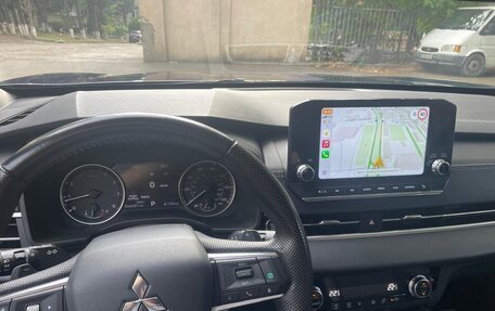 Mitsubishi Outlander, 2022 год, 1 790 000 рублей, 11 фотография