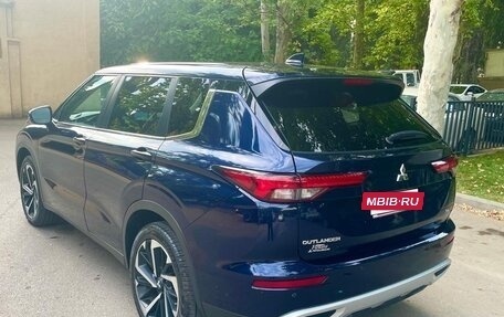 Mitsubishi Outlander, 2022 год, 1 790 000 рублей, 6 фотография