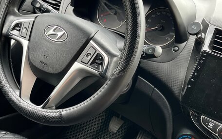Hyundai Solaris II рестайлинг, 2011 год, 555 000 рублей, 11 фотография