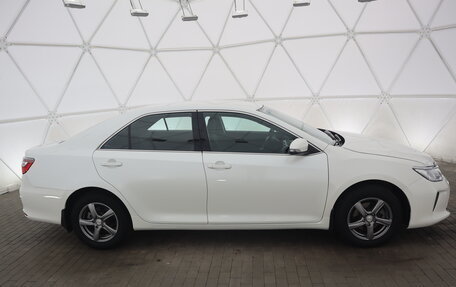 Toyota Camry, 2015 год, 1 790 000 рублей, 2 фотография