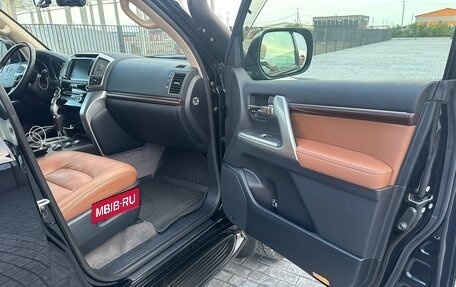Toyota Land Cruiser 200, 2015 год, 9 000 000 рублей, 20 фотография