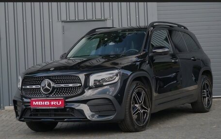 Mercedes-Benz GLB, 2021 год, 2 990 000 рублей, 1 фотография