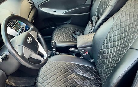 Hyundai Solaris II рестайлинг, 2011 год, 680 000 рублей, 11 фотография