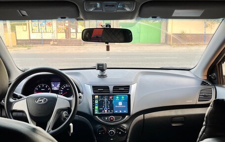 Hyundai Solaris II рестайлинг, 2011 год, 680 000 рублей, 9 фотография