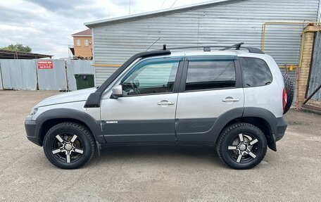 Chevrolet Niva I рестайлинг, 2017 год, 759 000 рублей, 8 фотография