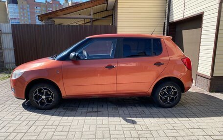 Skoda Fabia II, 2009 год, 450 000 рублей, 2 фотография