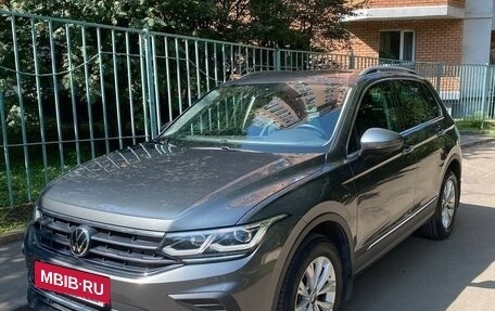 Volkswagen Tiguan II, 2021 год, 3 410 000 рублей, 2 фотография