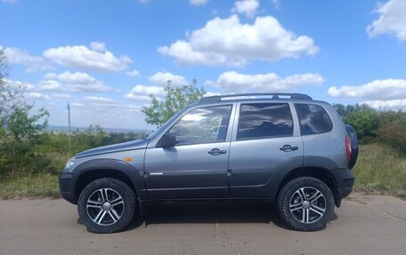 Chevrolet Niva I рестайлинг, 2010 год, 550 000 рублей, 1 фотография