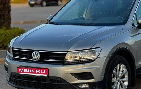 Volkswagen Tiguan II, 2018 год, 2 430 000 рублей, 8 фотография