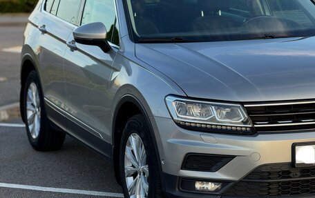 Volkswagen Tiguan II, 2018 год, 2 430 000 рублей, 11 фотография