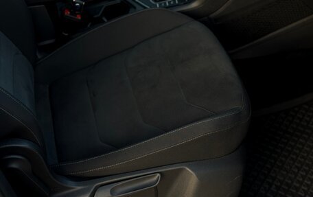 Volkswagen Tiguan II, 2018 год, 2 430 000 рублей, 29 фотография