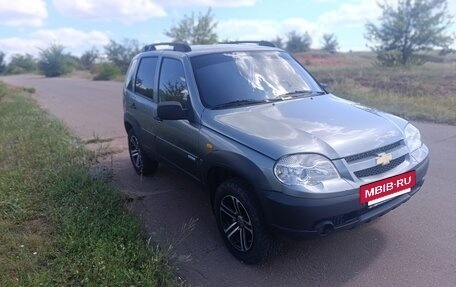 Chevrolet Niva I рестайлинг, 2010 год, 550 000 рублей, 5 фотография