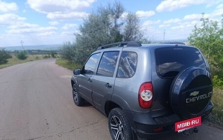 Chevrolet Niva I рестайлинг, 2010 год, 550 000 рублей, 3 фотография