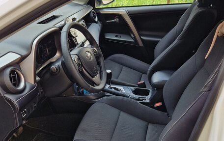 Toyota RAV4, 2017 год, 2 550 000 рублей, 9 фотография