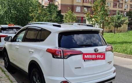 Toyota RAV4, 2017 год, 2 550 000 рублей, 6 фотография