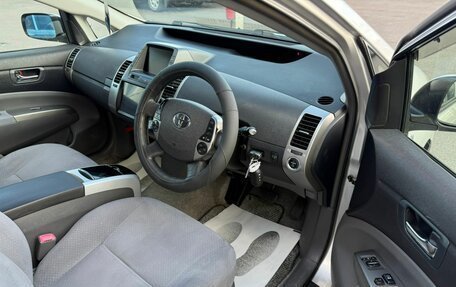Toyota Prius, 2006 год, 849 999 рублей, 10 фотография