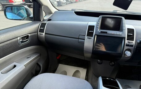 Toyota Prius, 2006 год, 849 999 рублей, 14 фотография