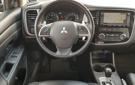 Mitsubishi Outlander III рестайлинг 3, 2013 год, 1 595 000 рублей, 5 фотография