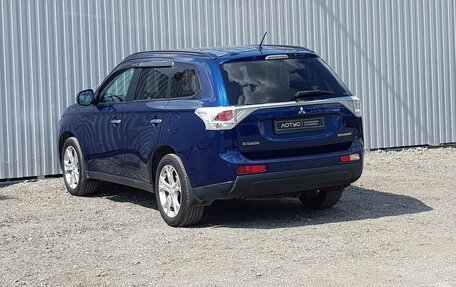 Mitsubishi Outlander III рестайлинг 3, 2013 год, 1 595 000 рублей, 4 фотография