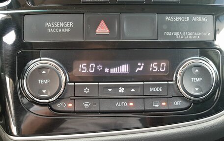 Mitsubishi Outlander III рестайлинг 3, 2013 год, 1 595 000 рублей, 14 фотография
