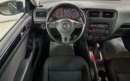 Volkswagen Jetta VI, 2012 год, 849 000 рублей, 11 фотография