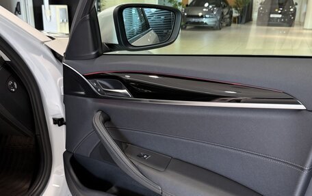 BMW 5 серия, 2021 год, 3 400 000 рублей, 11 фотография