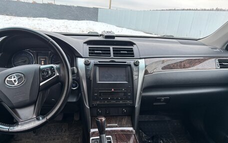 Toyota Camry, 2017 год, 1 900 000 рублей, 1 фотография