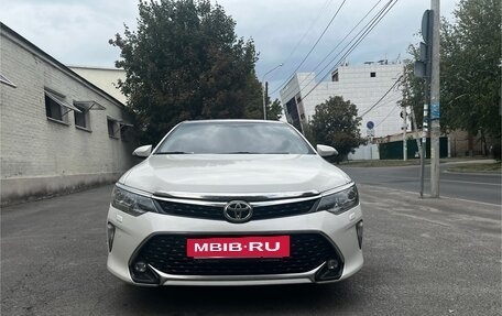 Toyota Camry, 2017 год, 2 800 000 рублей, 3 фотография