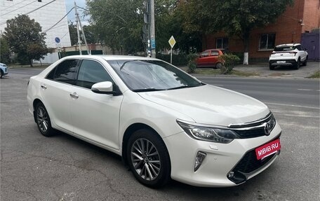 Toyota Camry, 2017 год, 2 800 000 рублей, 4 фотография