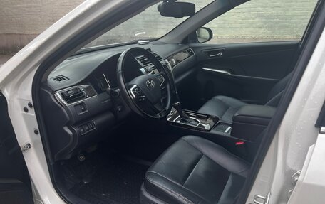Toyota Camry, 2017 год, 2 800 000 рублей, 7 фотография
