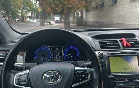 Toyota Camry, 2017 год, 2 800 000 рублей, 10 фотография