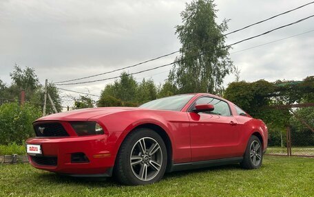 Ford Mustang VI рестайлинг, 2009 год, 1 820 000 рублей, 2 фотография