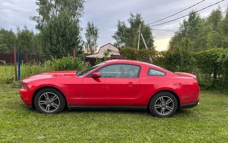 Ford Mustang VI рестайлинг, 2009 год, 1 820 000 рублей, 3 фотография