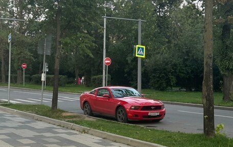 Ford Mustang VI рестайлинг, 2009 год, 1 820 000 рублей, 6 фотография