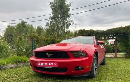 Ford Mustang VI рестайлинг, 2009 год, 1 820 000 рублей, 5 фотография