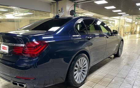 BMW 7 серия, 2012 год, 2 800 000 рублей, 34 фотография