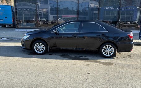 Toyota Camry, 2017 год, 1 900 000 рублей, 6 фотография