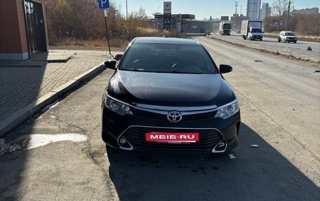 Toyota Camry, 2017 год, 1 900 000 рублей, 7 фотография