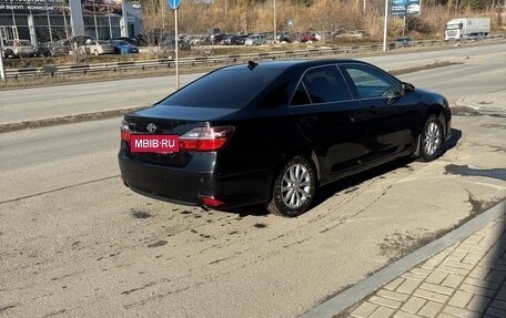 Toyota Camry, 2017 год, 1 900 000 рублей, 5 фотография