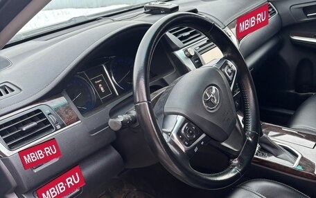 Toyota Camry, 2017 год, 1 900 000 рублей, 3 фотография