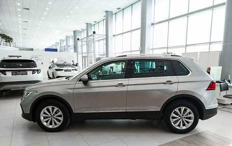 Volkswagen Tiguan II, 2021 год, 2 878 000 рублей, 10 фотография