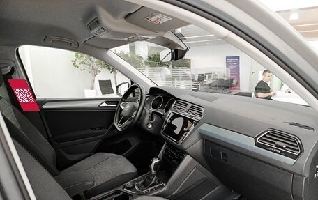 Volkswagen Tiguan II, 2021 год, 2 878 000 рублей, 13 фотография