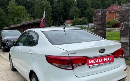 KIA Rio III рестайлинг, 2016 год, 600 000 рублей, 2 фотография