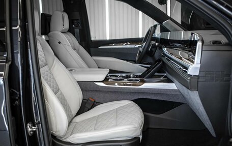 Cadillac Escalade V, 2025 год, 20 000 000 рублей, 26 фотография